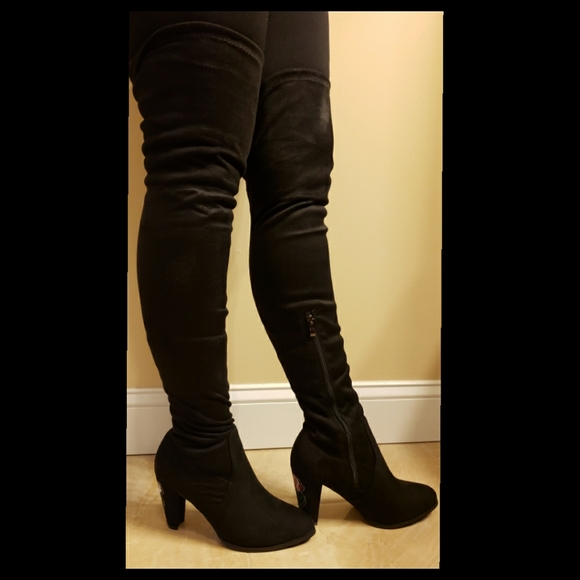 🏷Catherine Malandrino Flower Heeled Boots - Picture 4 of 7